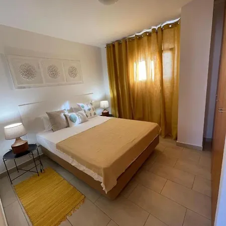 Esmeralda Two Bedroom Apartment Funchal (Madeira)