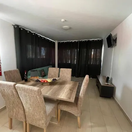 Esmeralda Two Bedroom Apartment Funchal (Madeira)